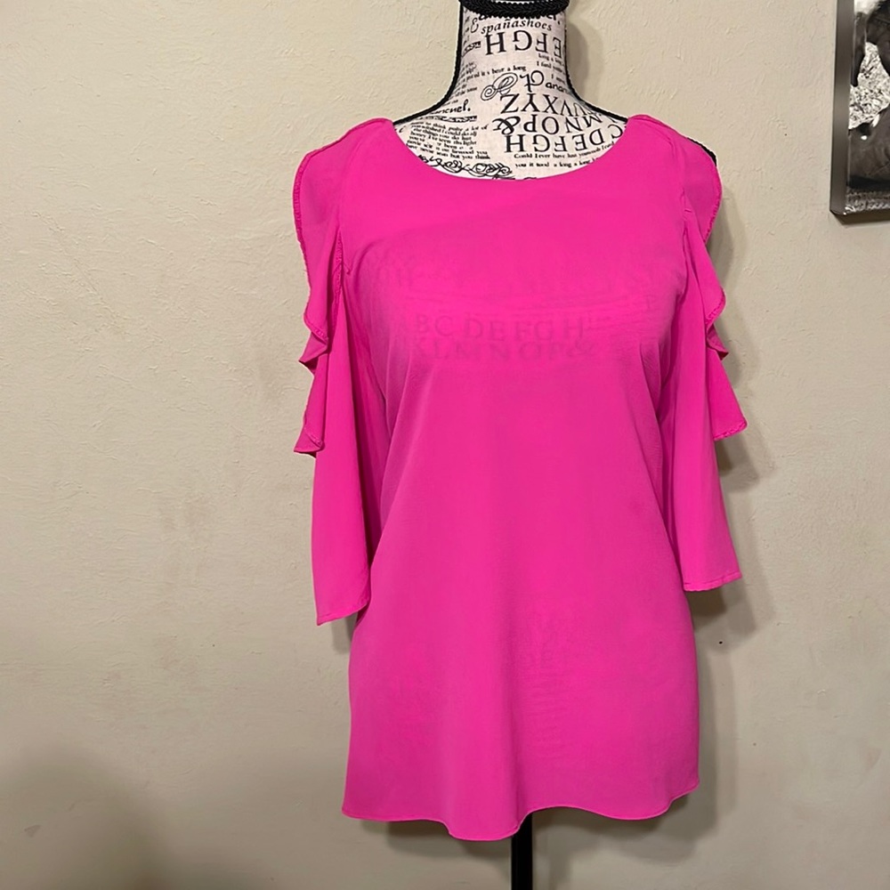 Umgee, Pink peekaboo sleeve top, Medium